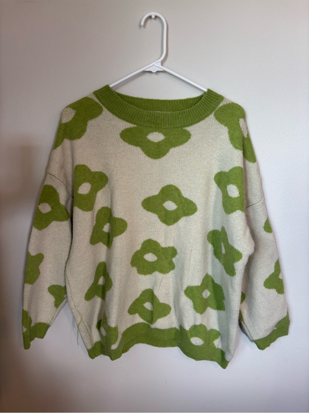Cozy Floral Pattern Crewneck Sweater - Cream & Light Green